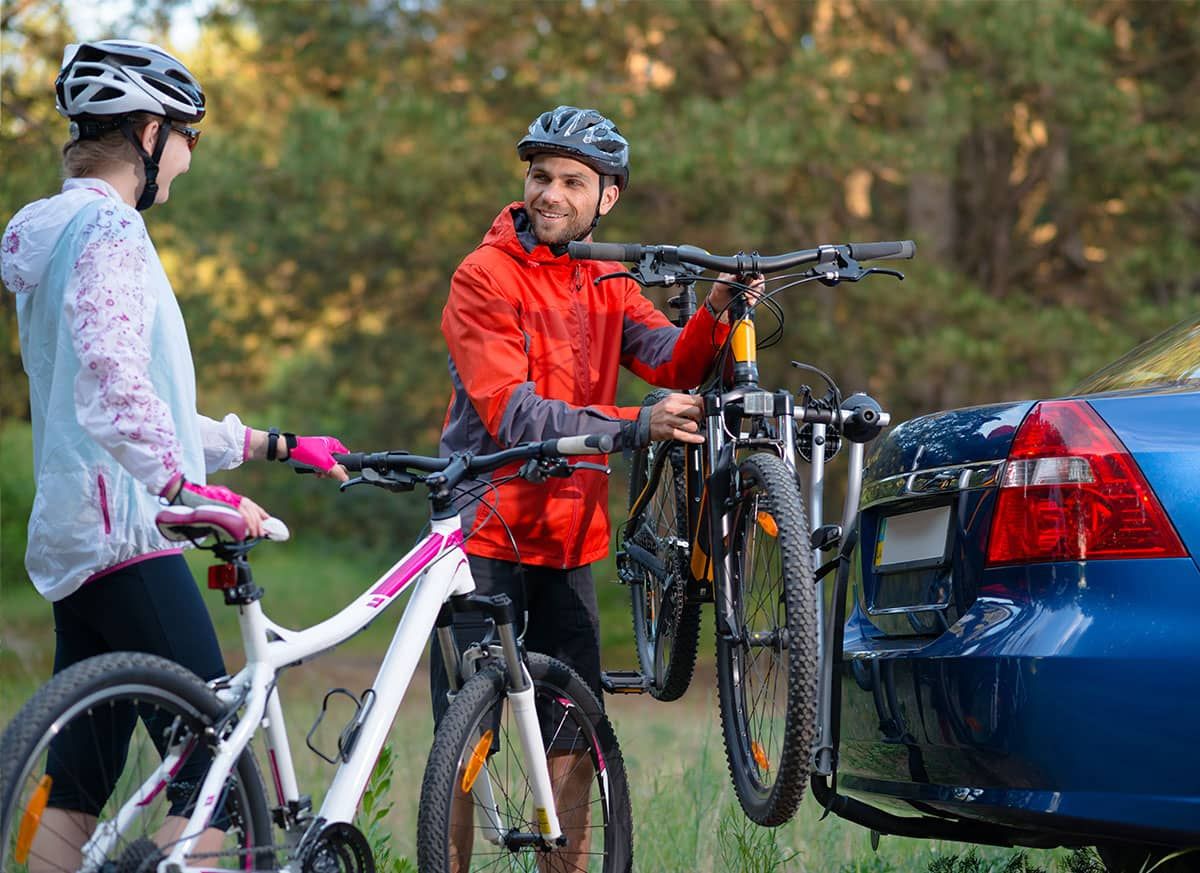 Monter le <br> porte-vélos.